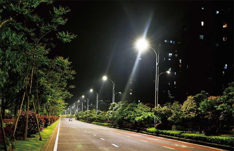 Bóng đèn cao áp Metal Halide 175W 640 U E40 CL SLV/12 Philips 3 Khả năng chiếu sáng vượt trội