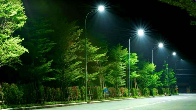 Bóng đèn cao áp Metal Halide 175W 640 U E40 CL SLV/12 Philips 4 Tiết kiệm năng lượng và thân thiện với môi trường