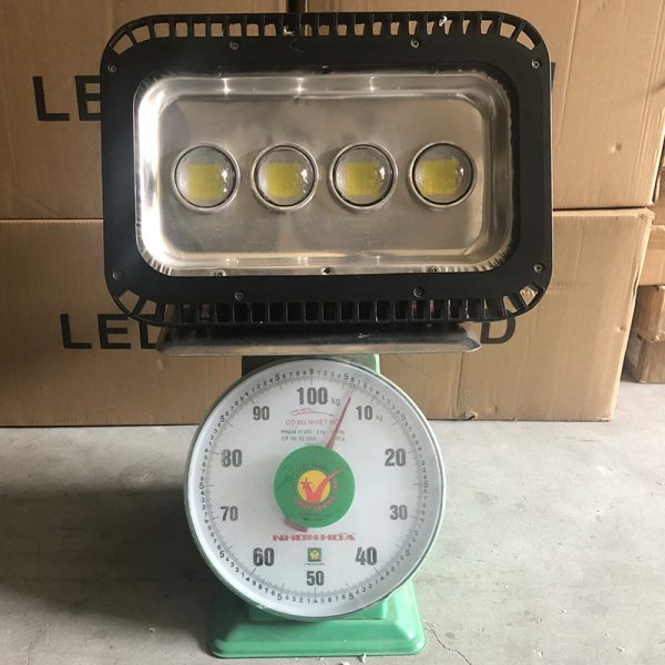 led pha led ngoai troi vien 200w a 2